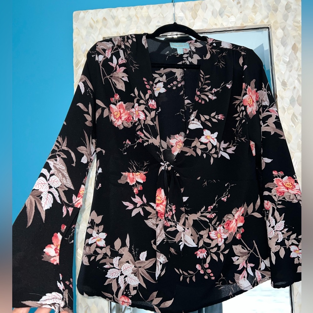 Veronica M blouse in great condition